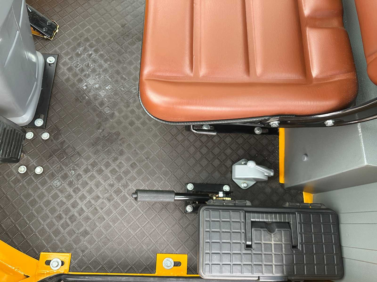 Chargeuse sur pneus BLANCHE - 2025 - TW36 - SHOVEL