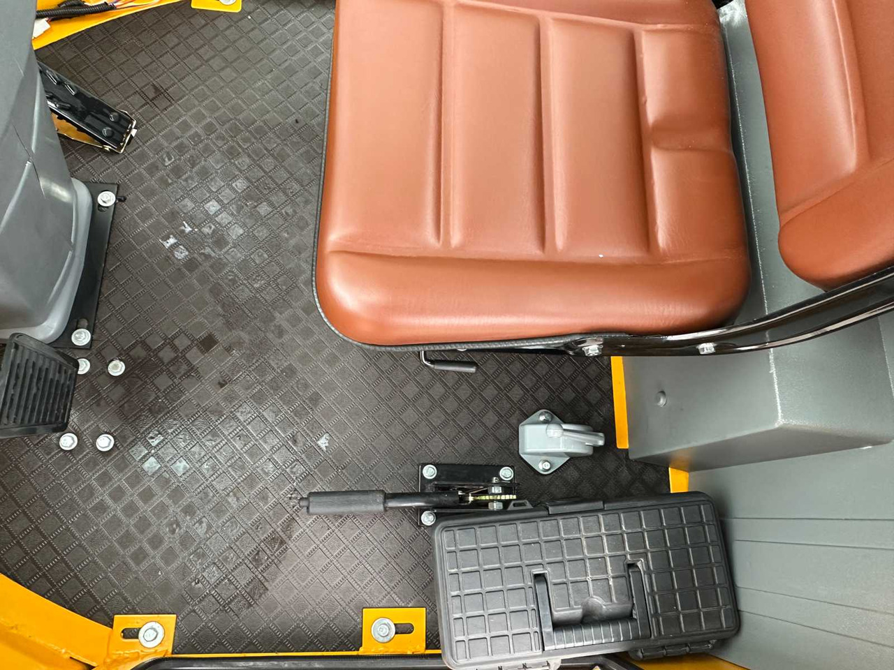 Chargeuse sur pneus BLANCHE - 2025 - TW36 - SHOVEL