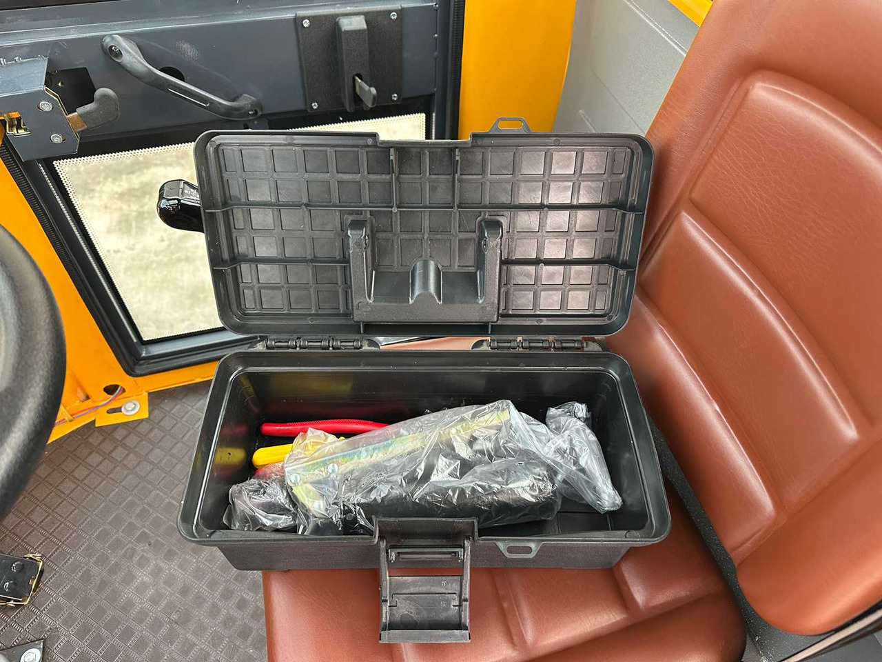 Chargeuse sur pneus BLANCHE - 2025 - TW36 - WHEEL LOADER