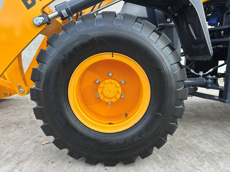 Chargeuse sur pneus BLANCHE TW36