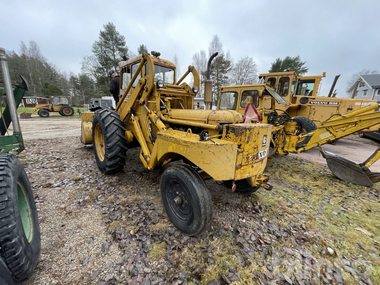 Chargeuse sur pneus BM H10 2053