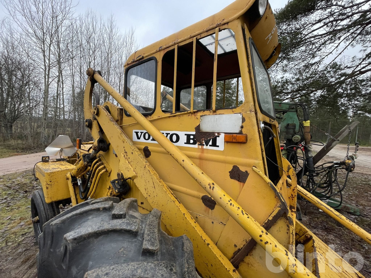 Chargeuse sur pneus BM H10 2053