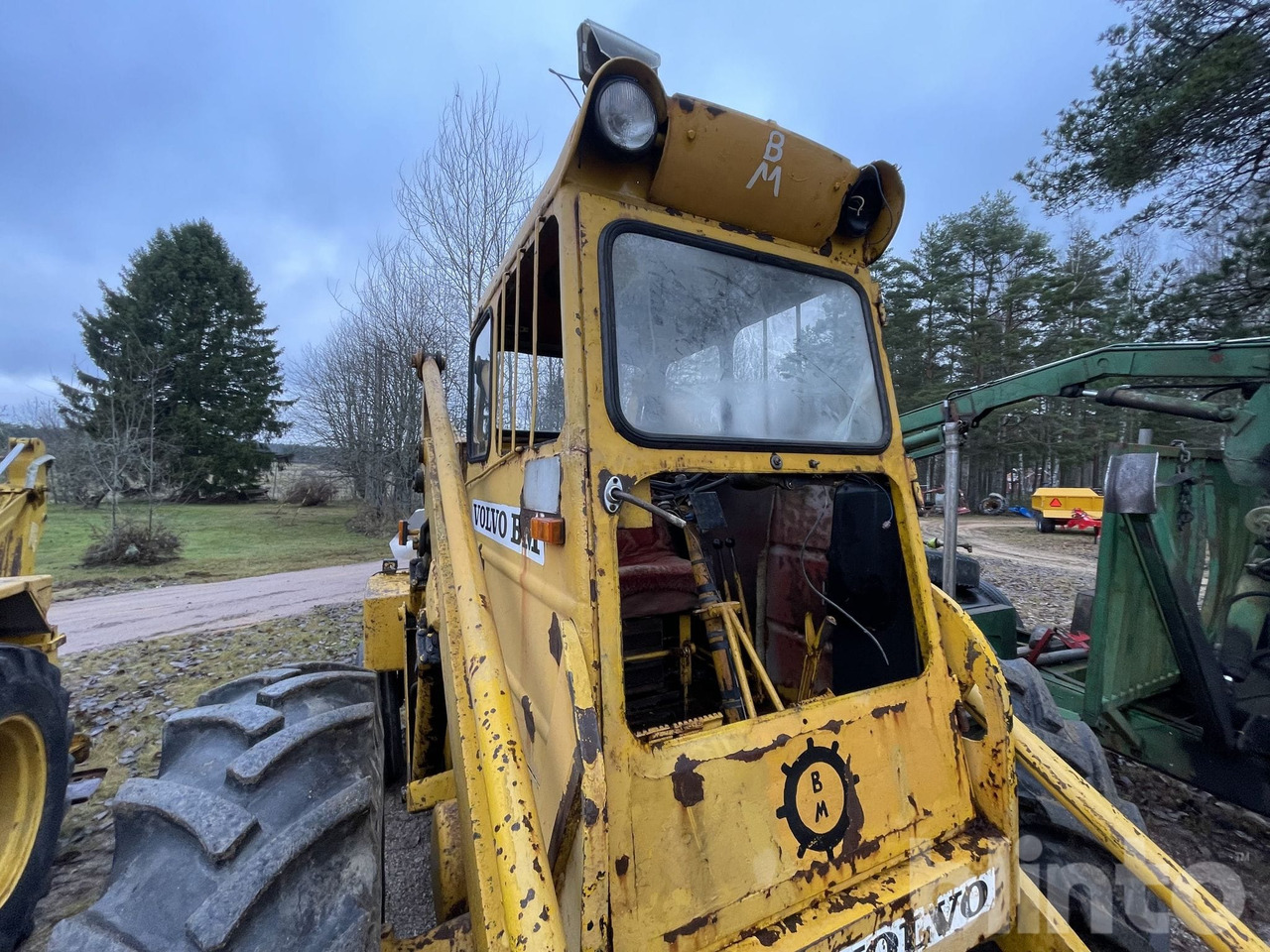 Chargeuse sur pneus BM H10 2053