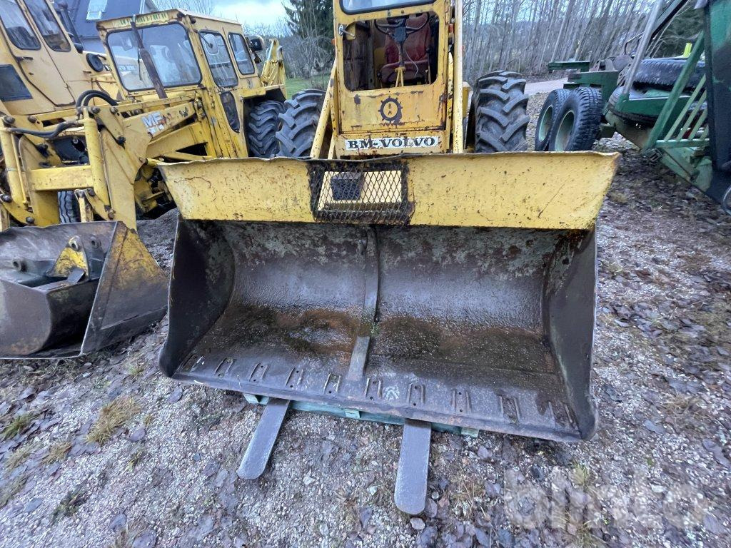 Chargeuse sur pneus BM H10 2053