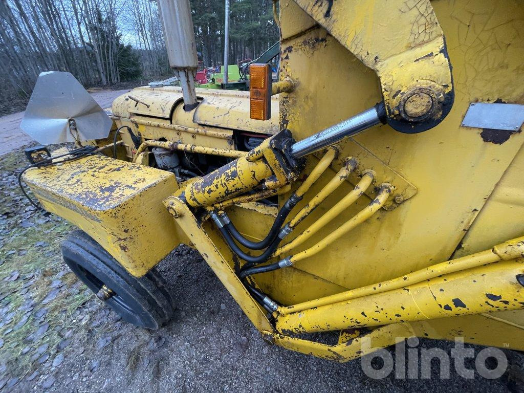 Chargeuse sur pneus BM H10 2053