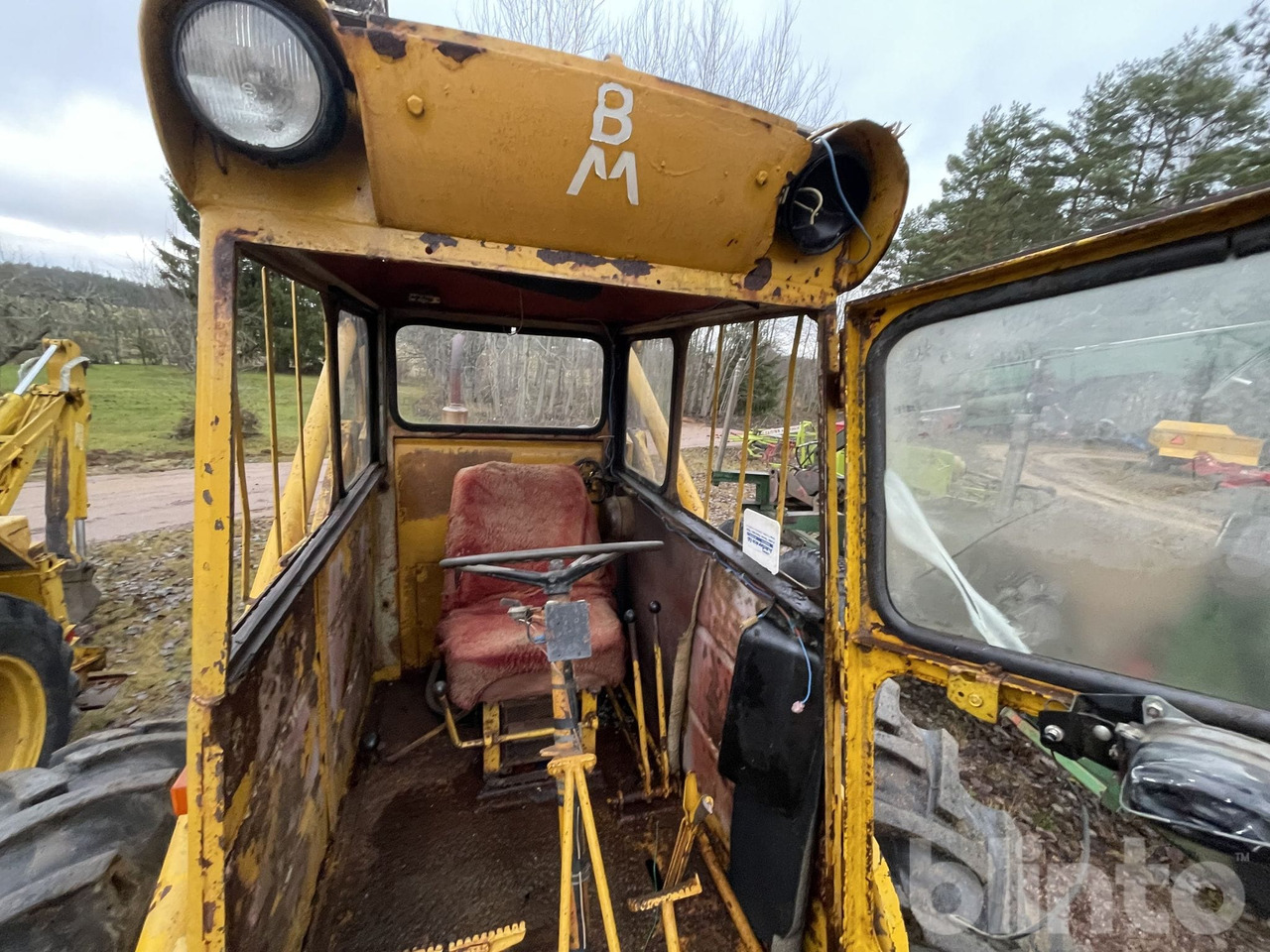 Chargeuse sur pneus BM H10 2053