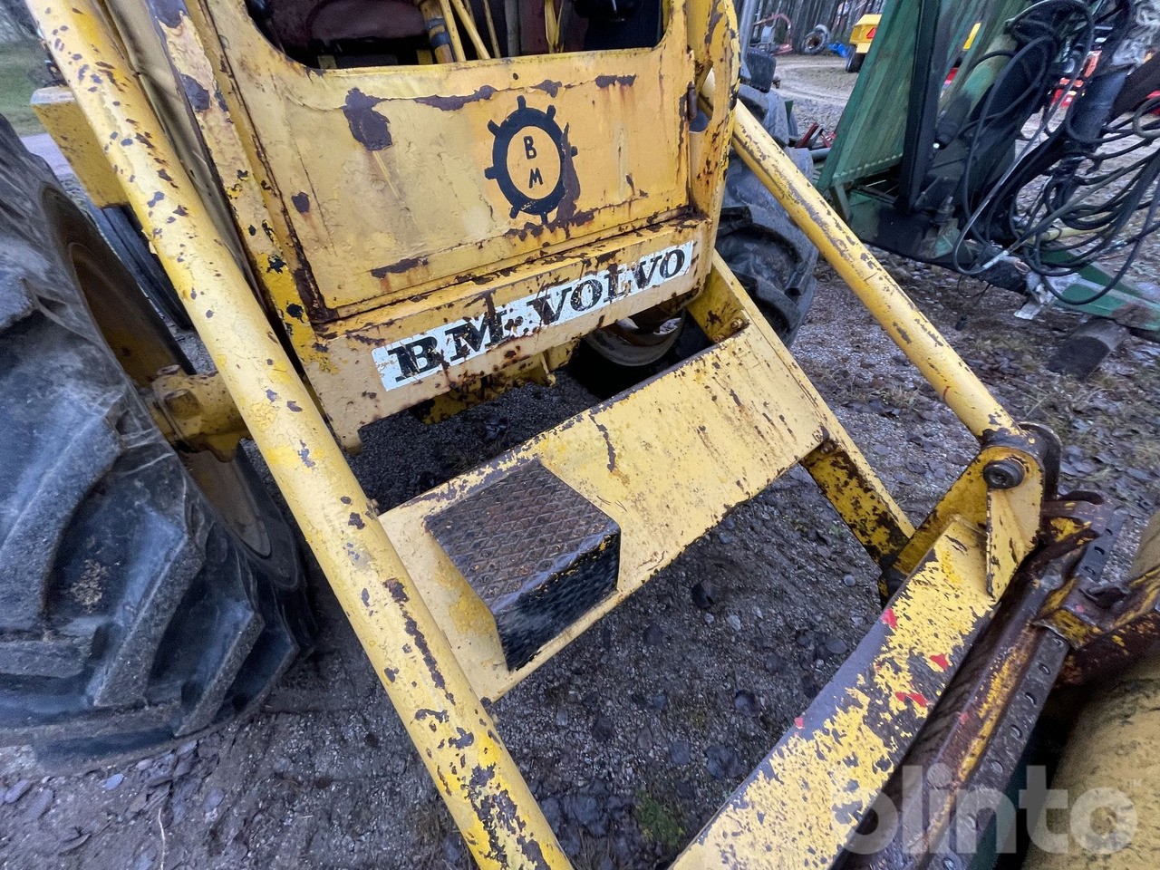 Chargeuse sur pneus BM H10 2053