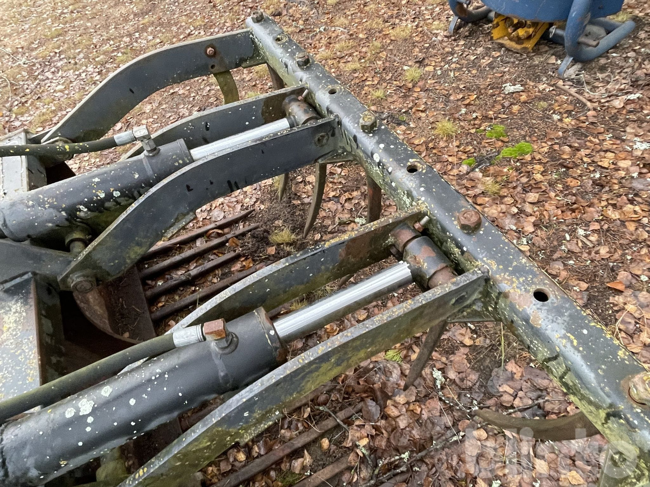 Chargeuse sur pneus BM H10 2053