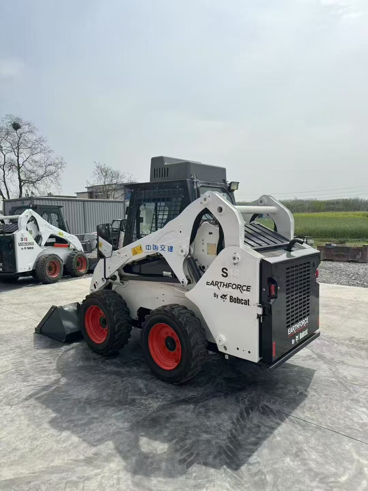 Chargeuse sur pneus BOBCAT S18