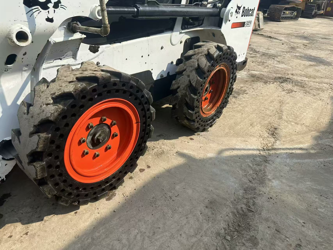 Chargeuse sur pneus BOBCAT S550