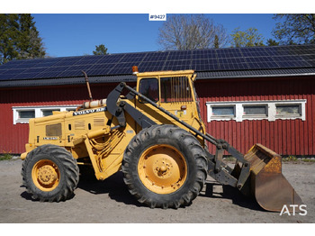 Chargeuse sur pneus  Backhoe loader Volvo BM 840