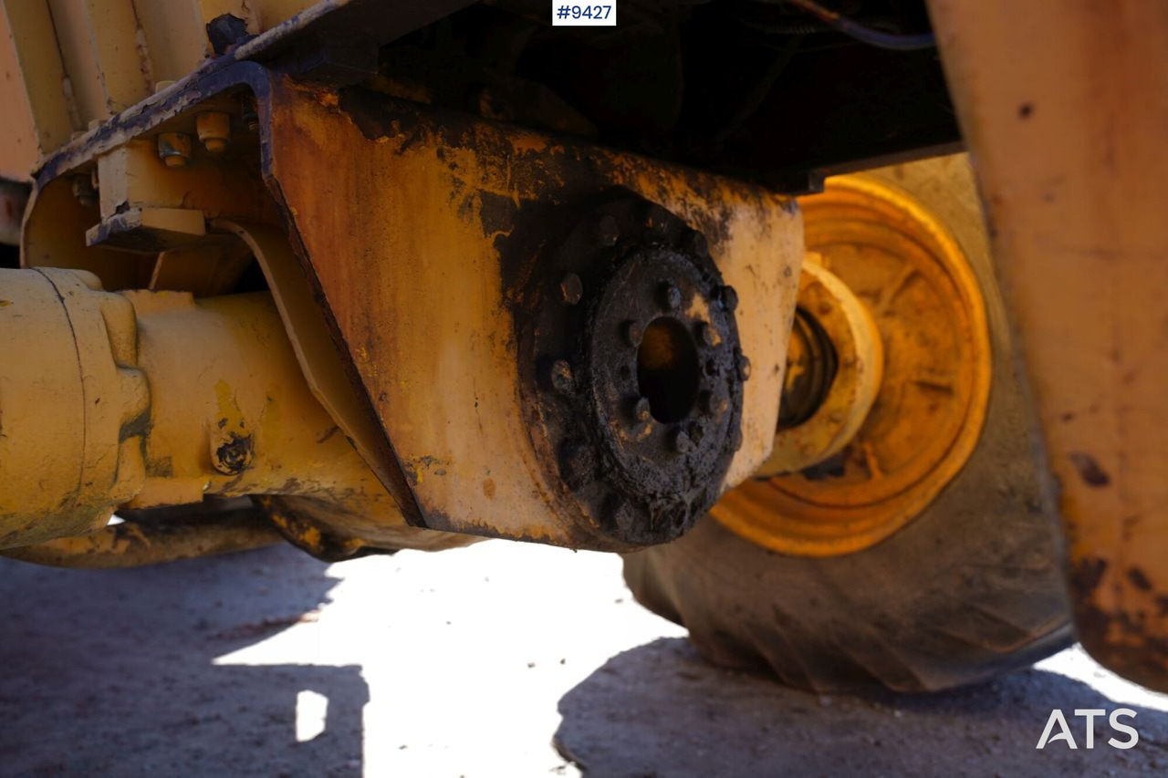 Chargeuse sur pneus Backhoe loader Volvo BM 840