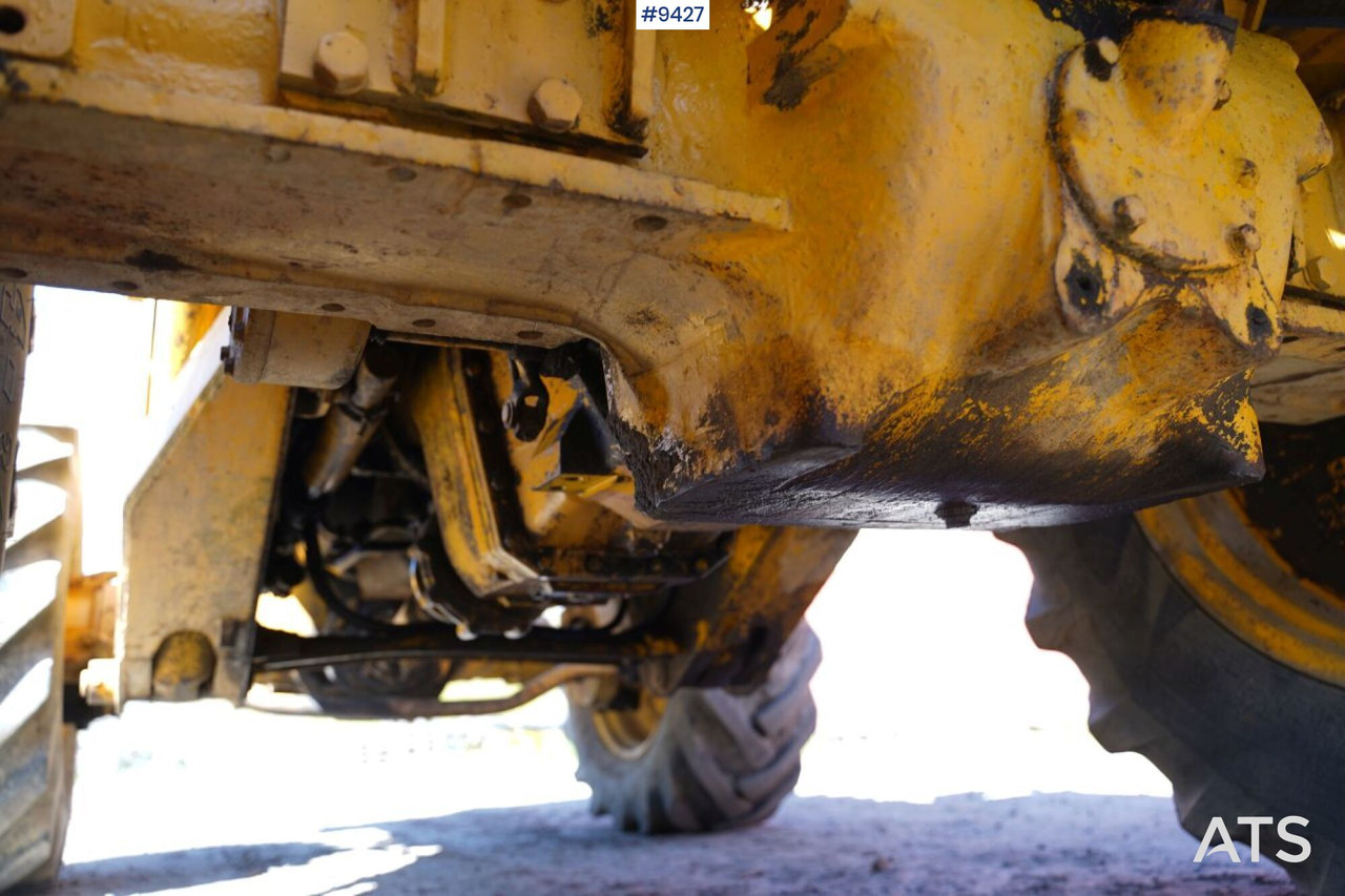 Chargeuse sur pneus Backhoe loader Volvo BM 840