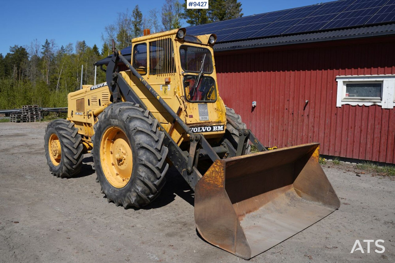 Chargeuse sur pneus Backhoe loader Volvo BM 840
