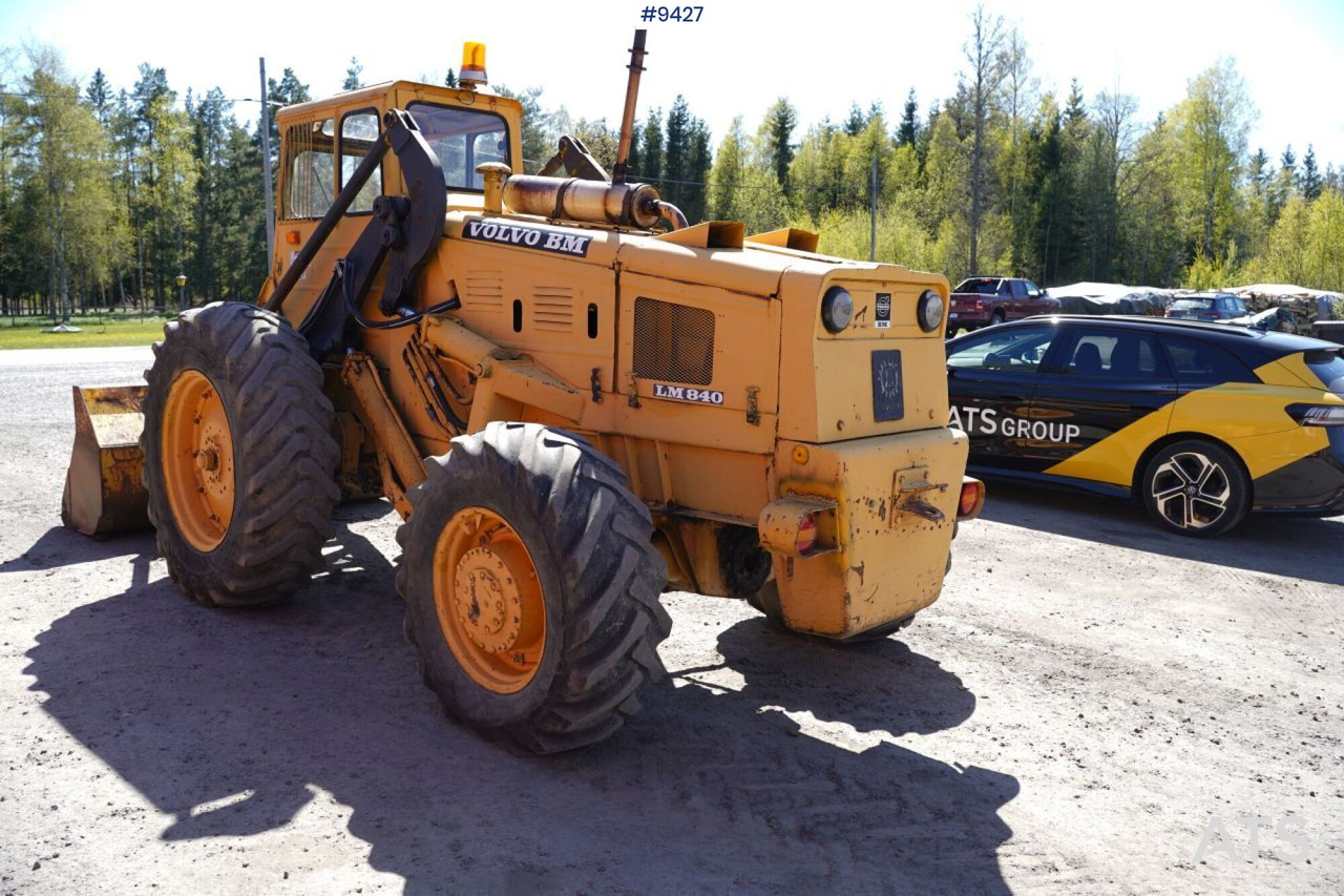Chargeuse sur pneus Backhoe loader Volvo BM 840