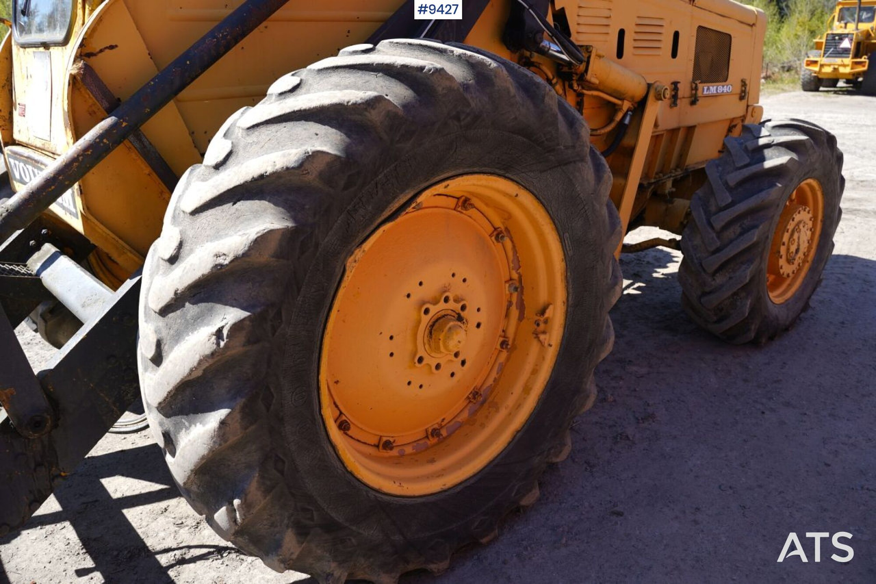 Chargeuse sur pneus Backhoe loader Volvo BM 840