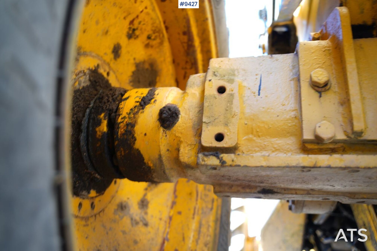 Chargeuse sur pneus Backhoe loader Volvo BM 840