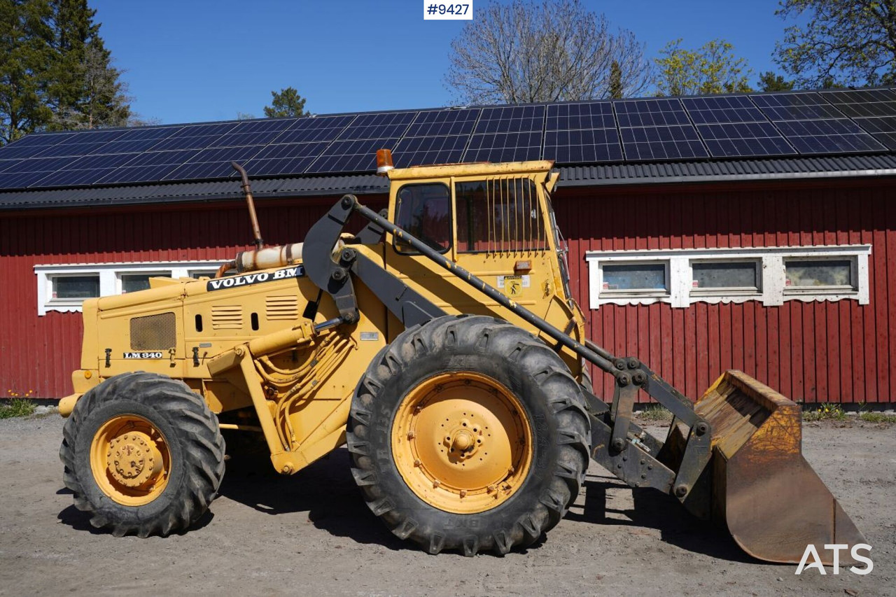 Chargeuse sur pneus Backhoe loader Volvo BM 840