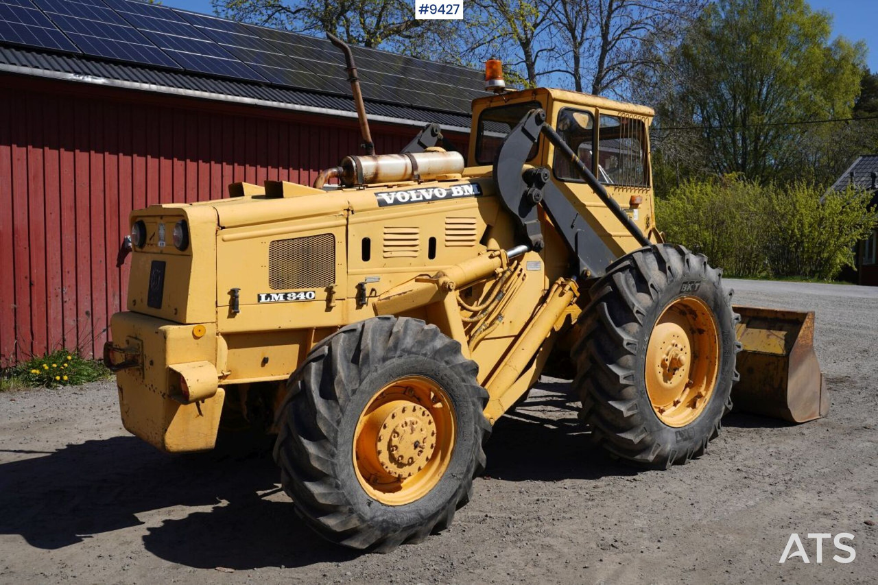 Chargeuse sur pneus Backhoe loader Volvo BM 840