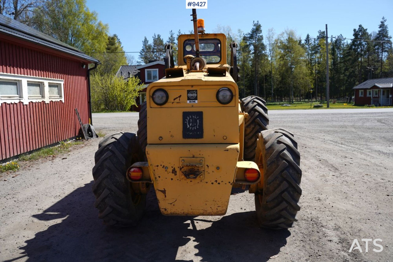 Chargeuse sur pneus Backhoe loader Volvo BM 840