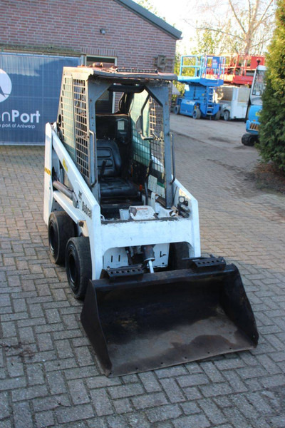 Chargeuse sur pneus Bobcat 463