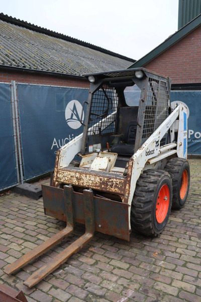 Chargeuse sur pneus Bobcat 743