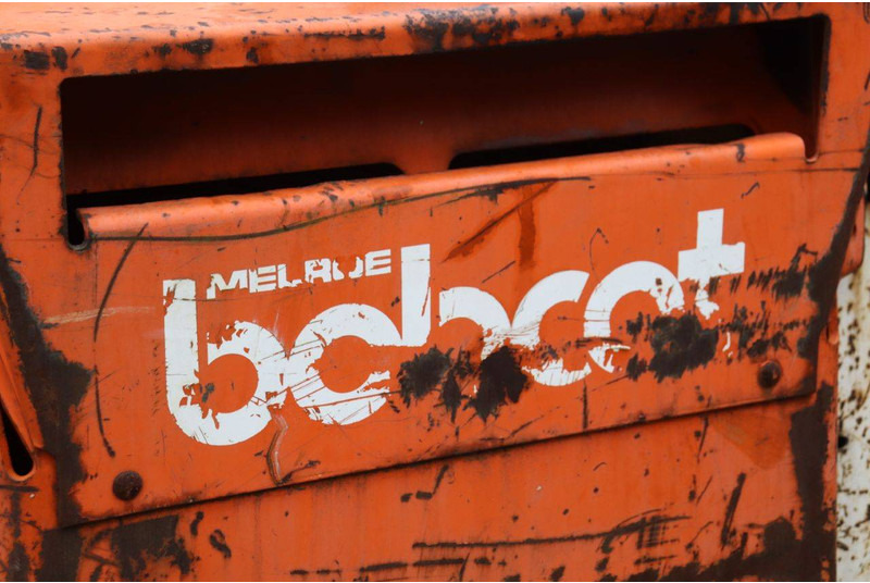 Chargeuse sur pneus Bobcat 743