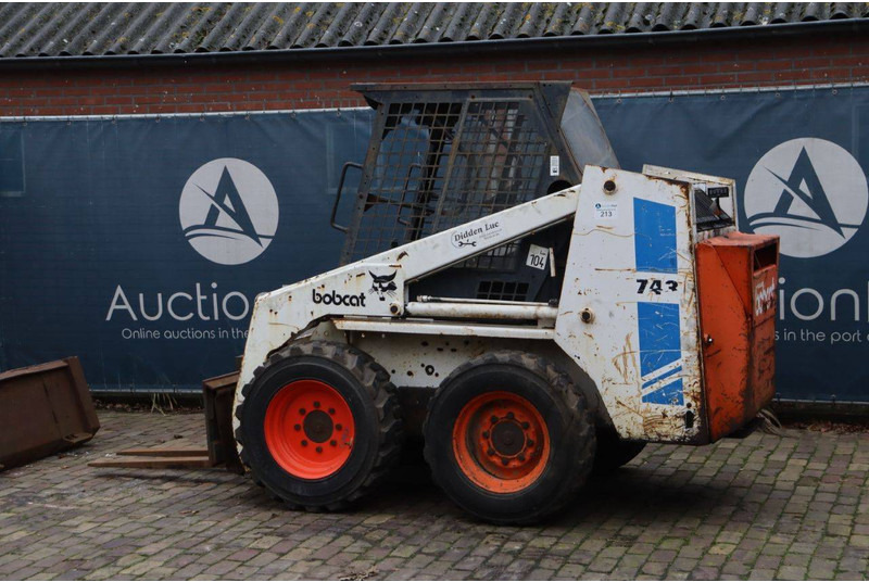 Chargeuse sur pneus Bobcat 743
