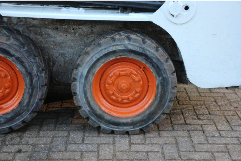 Chargeuse sur pneus Bobcat S130