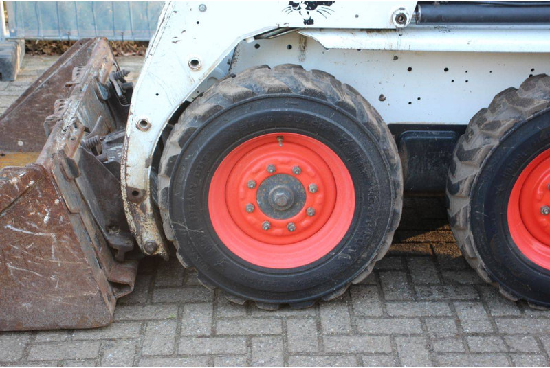 Chargeuse sur pneus Bobcat S130