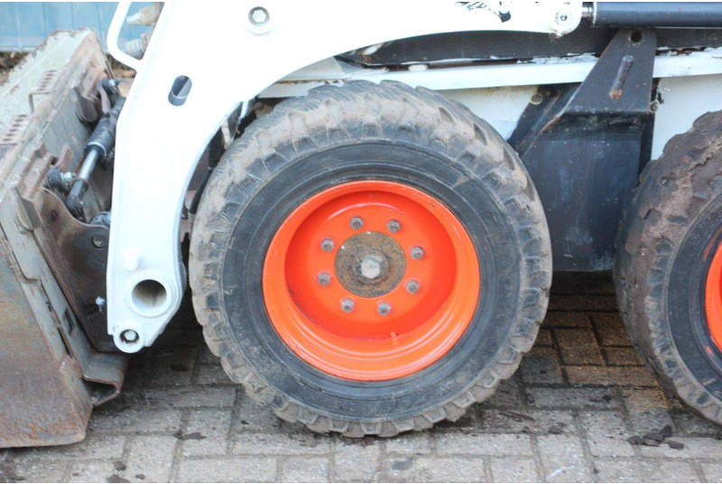 Chargeuse sur pneus Bobcat S450