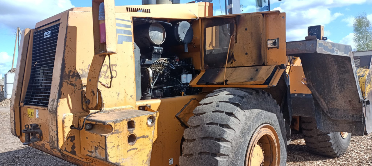 Chargeuse sur pneus CASAE 812C