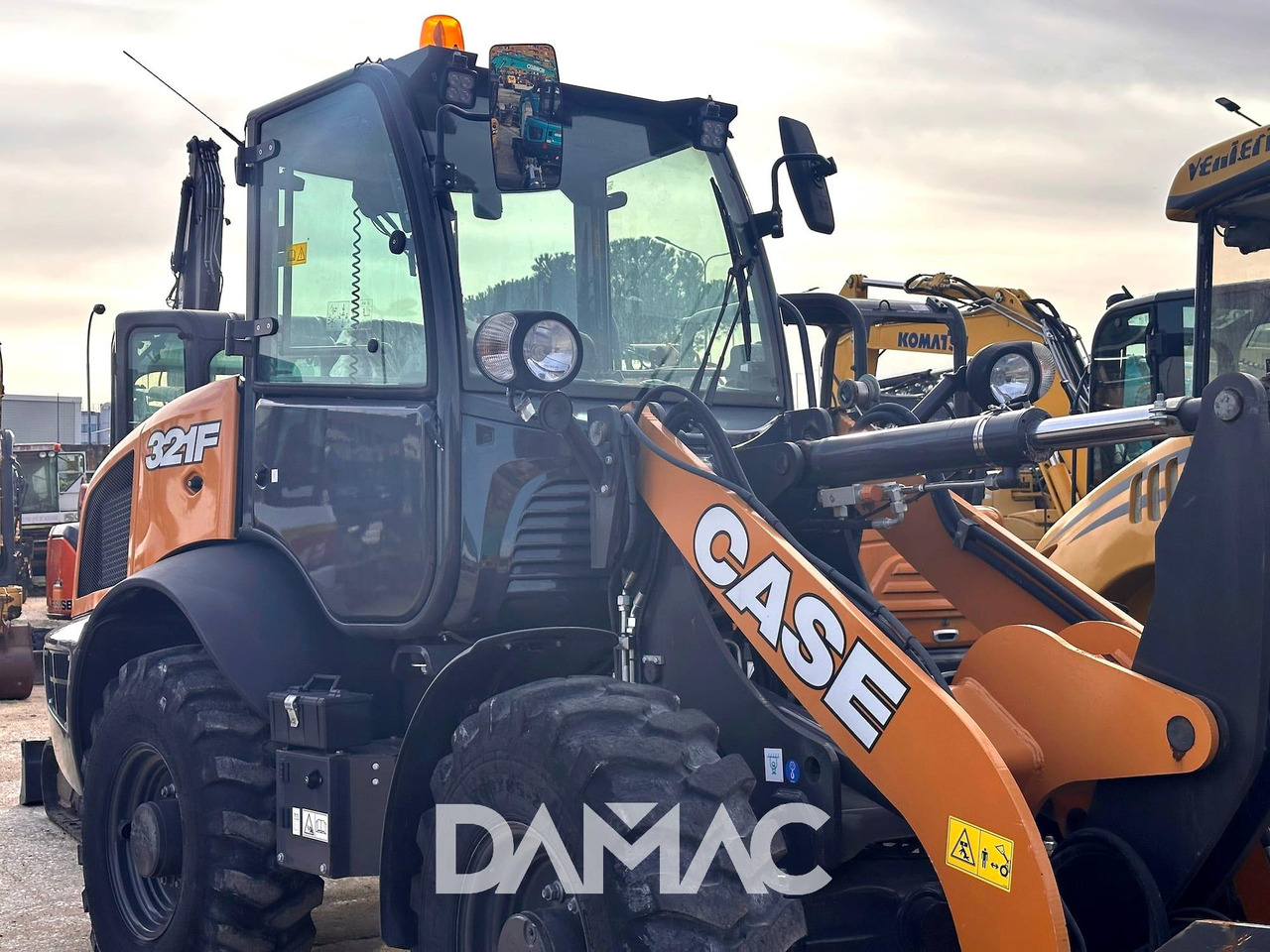 Chargeuse sur pneus CASE 321F