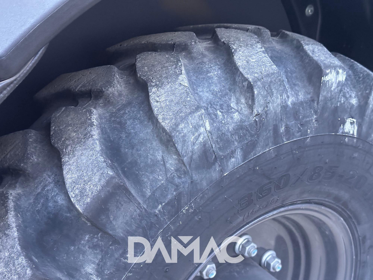 Chargeuse sur pneus CASE 321F