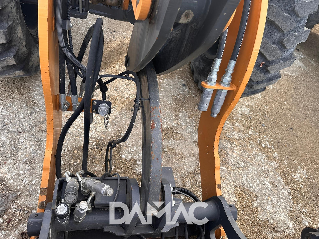 Chargeuse sur pneus CASE 321F