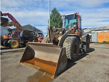 Chargeuse sur pneus CASE 621 D