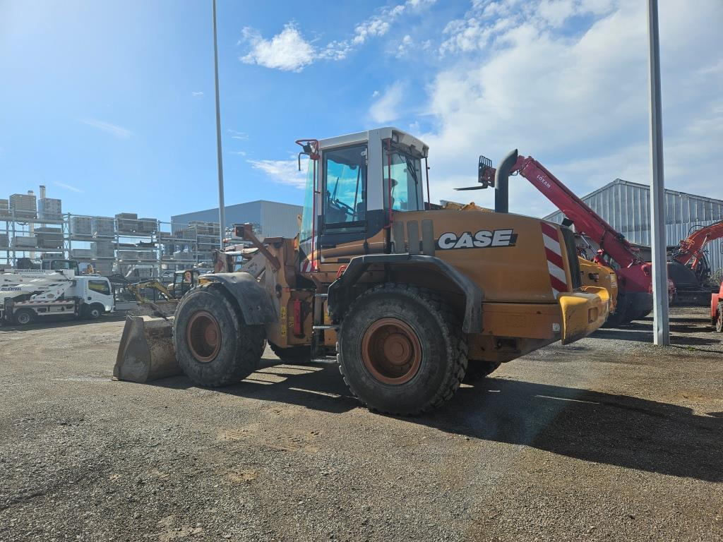 Chargeuse sur pneus CASE 621 D