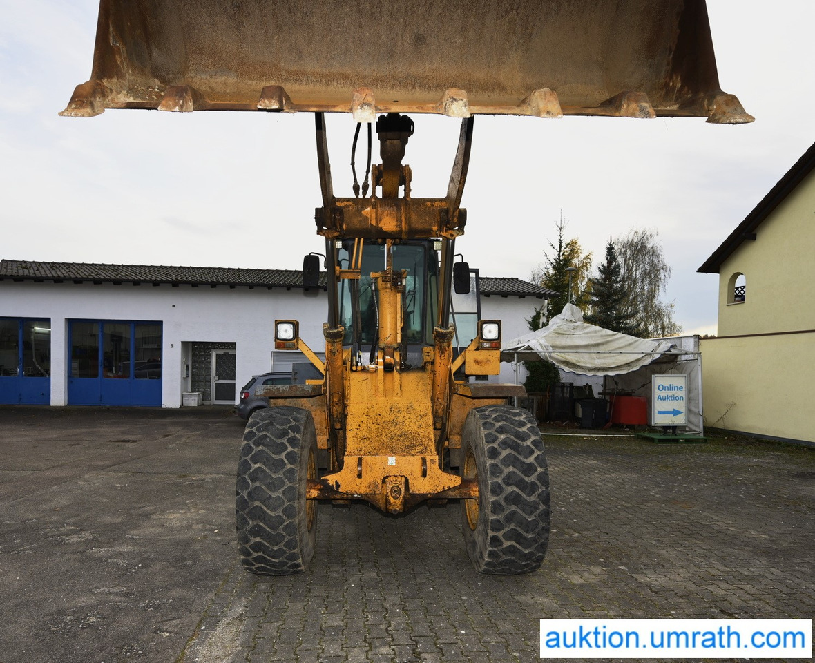 Chargeuse sur pneus CASE 721 B