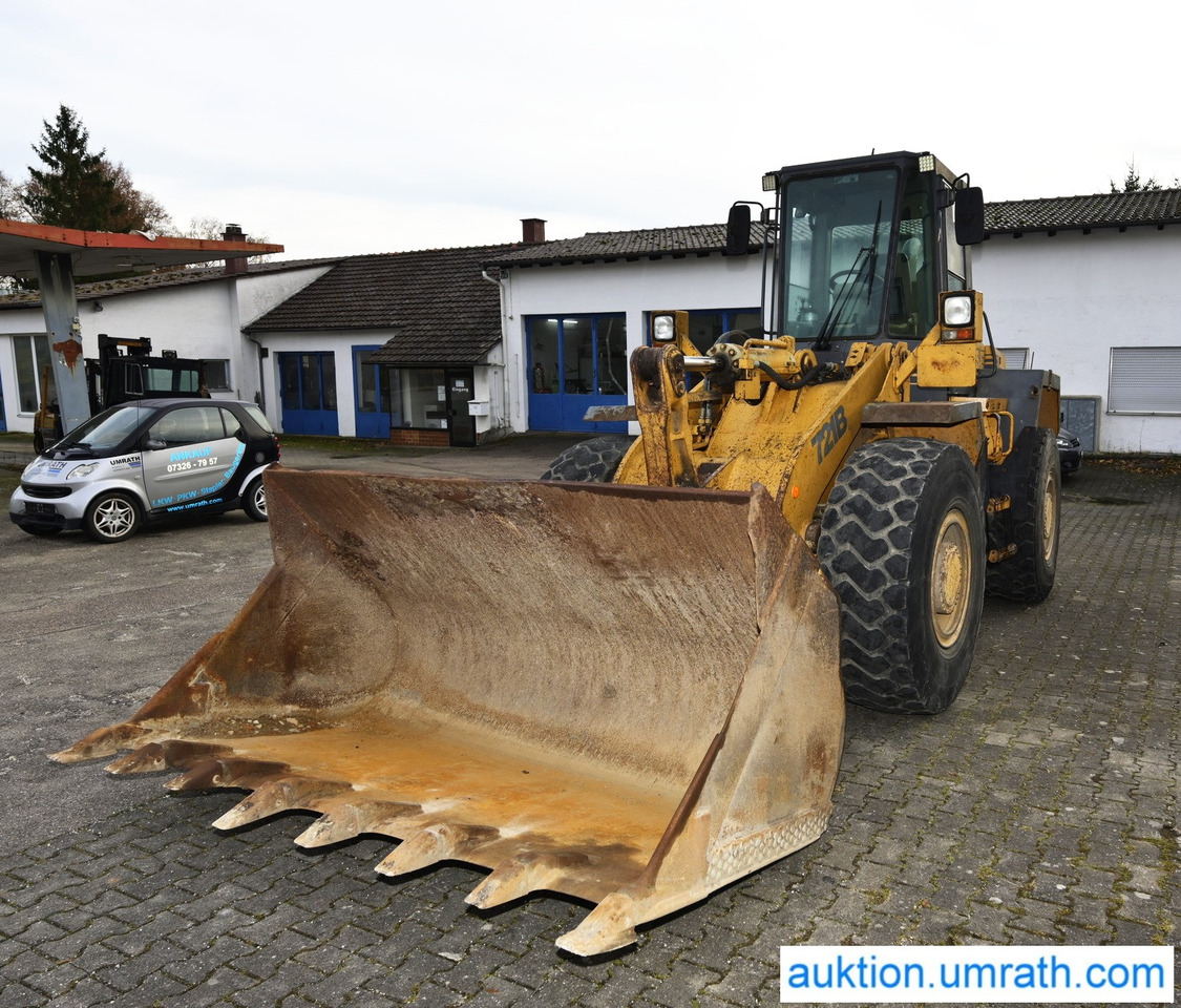 Chargeuse sur pneus CASE 721 B