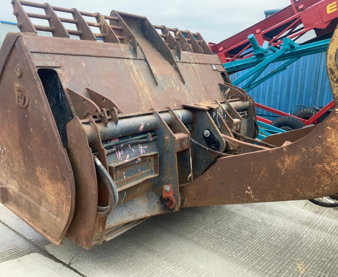 Chargeuse sur pneus CASE 821C