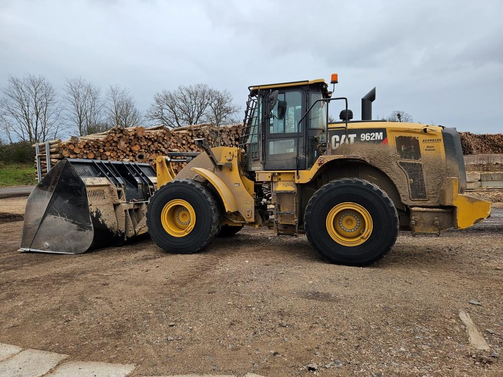 Chargeuse sur pneus CATERPILLAR