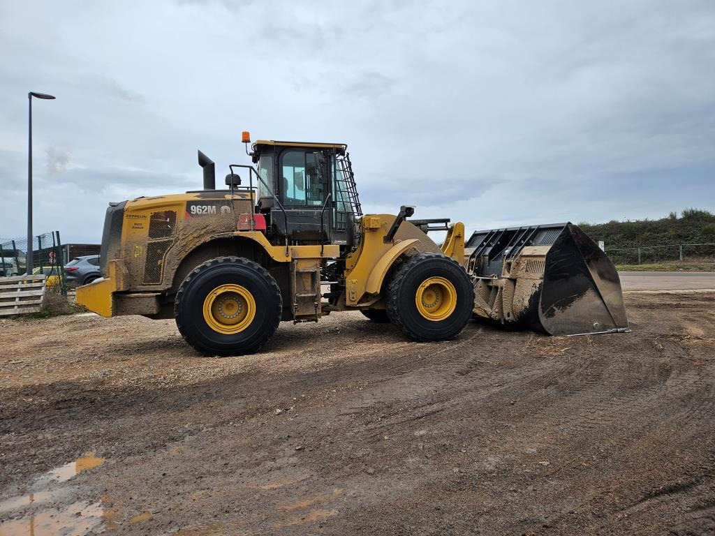 Chargeuse sur pneus CATERPILLAR