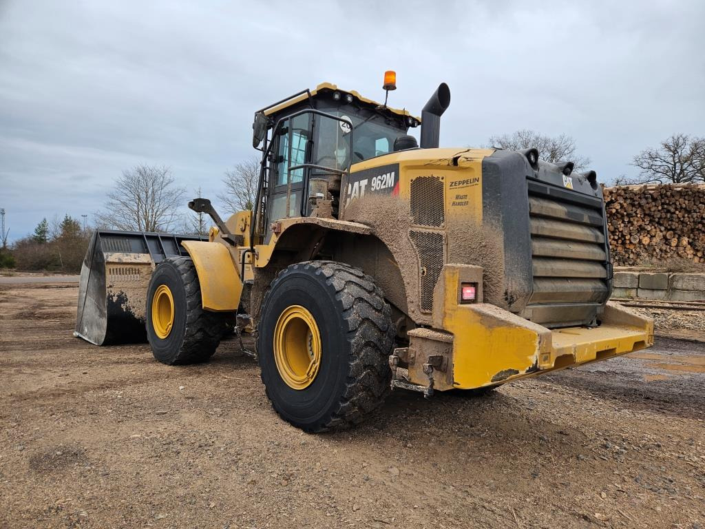 Chargeuse sur pneus CATERPILLAR