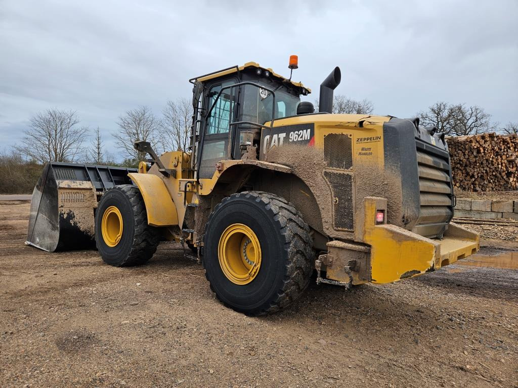 Chargeuse sur pneus CATERPILLAR