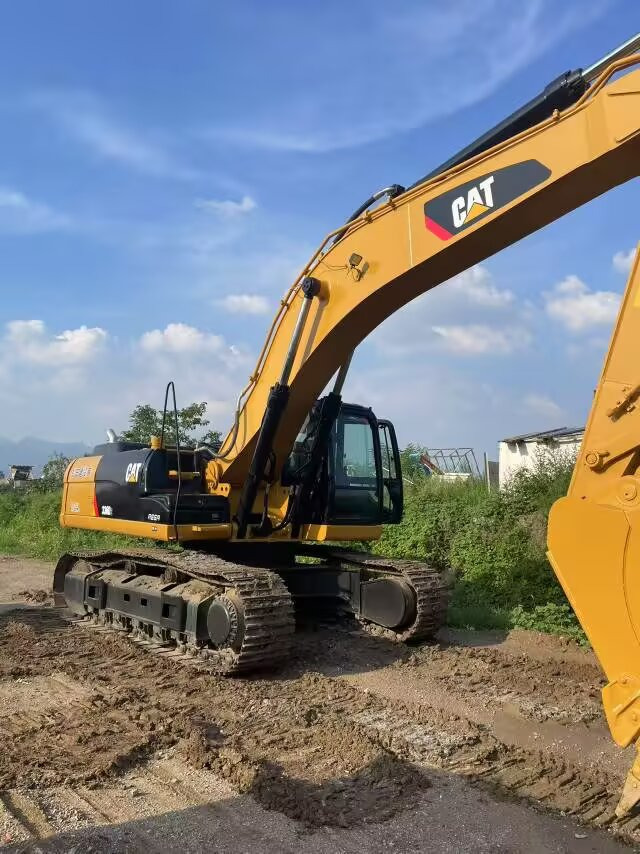 Chargeuse sur pneus CATERPILLAR 336D2L