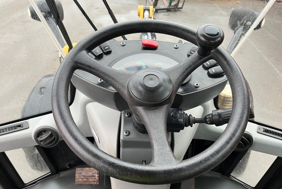 Chargeuse sur pneus CATERPILLAR 908 M