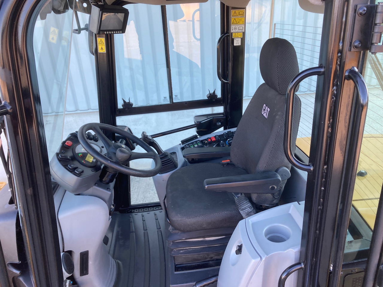 Chargeuse sur pneus CATERPILLAR 910