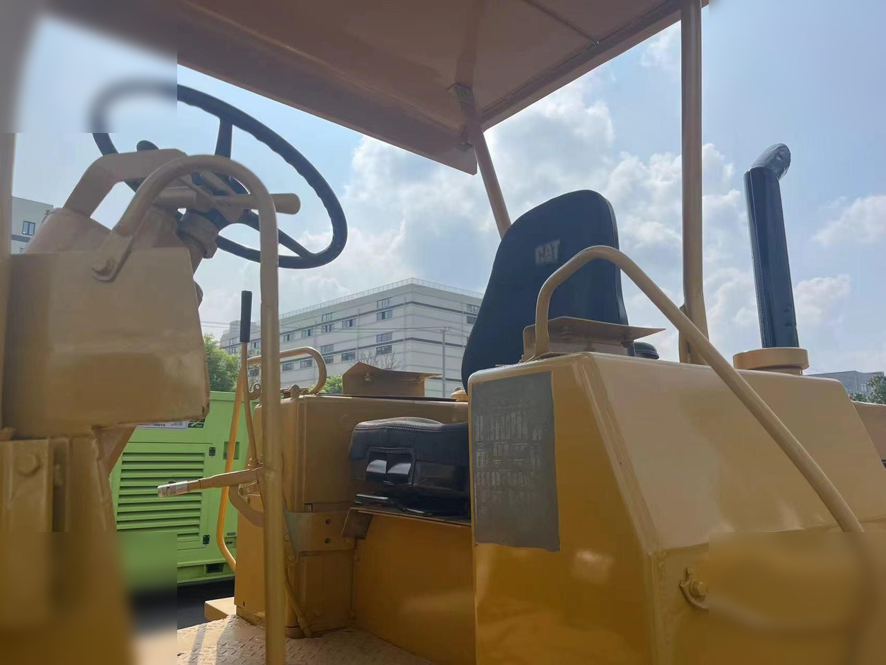 Chargeuse sur pneus CATERPILLAR 910