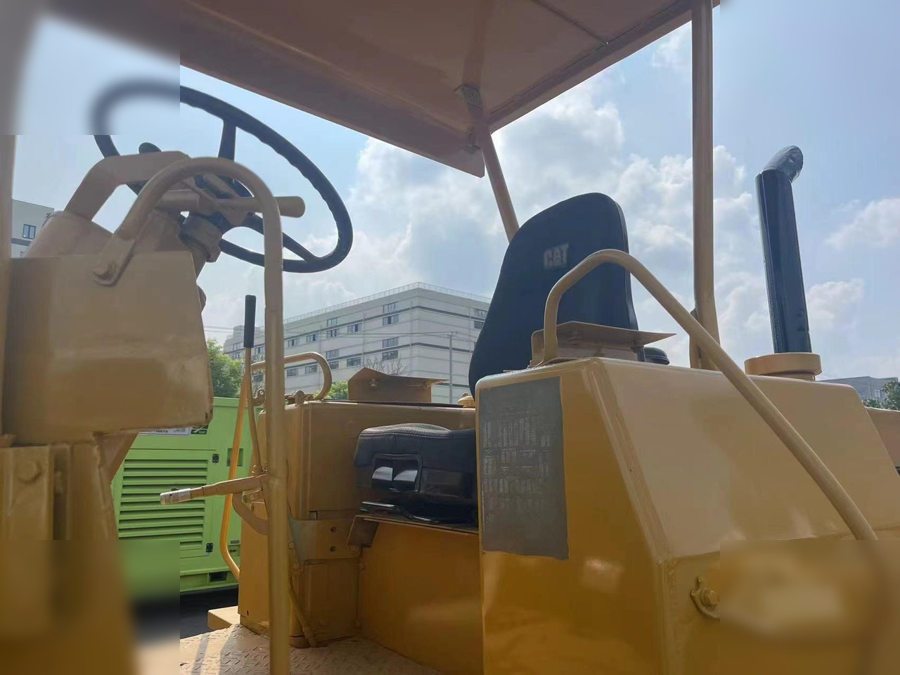 Chargeuse sur pneus CATERPILLAR 910