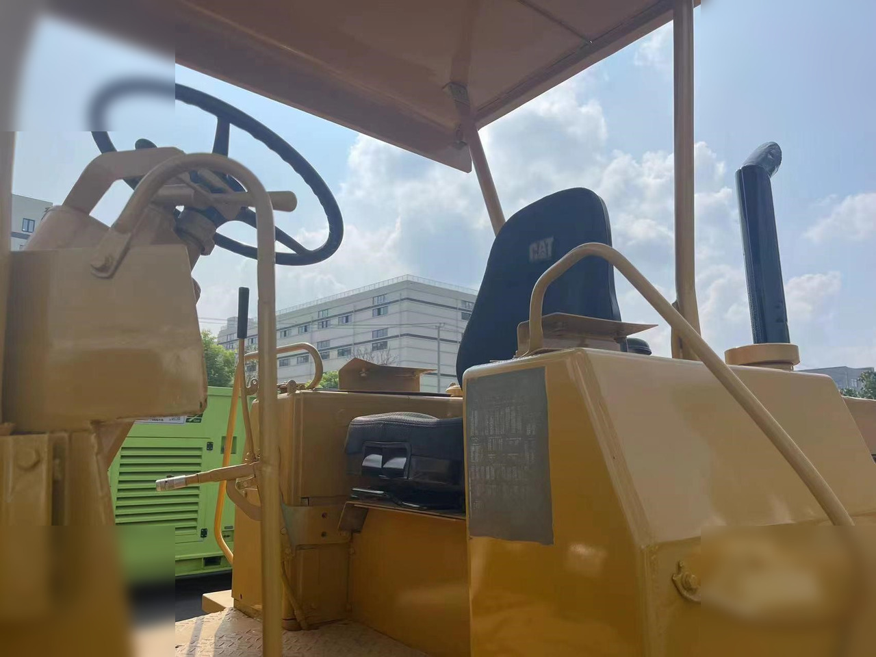 Chargeuse sur pneus CATERPILLAR 910